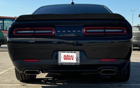Dodge Challenger III рестайлинг 2, 2021 год, 5 720 000 рублей, 3 фотография