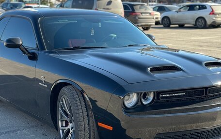 Dodge Challenger III рестайлинг 2, 2021 год, 5 720 000 рублей, 7 фотография