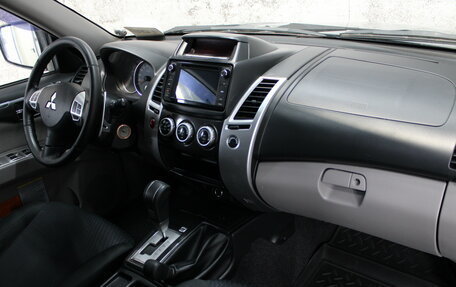 Mitsubishi Pajero Sport II рестайлинг, 2014 год, 1 856 000 рублей, 11 фотография