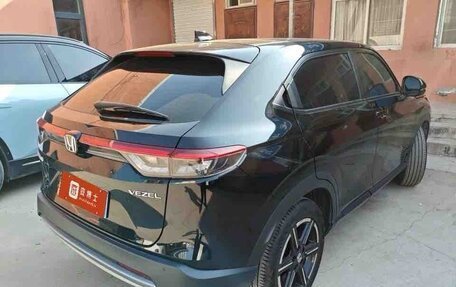 Honda Vezel, 2023 год, 1 800 000 рублей, 2 фотография