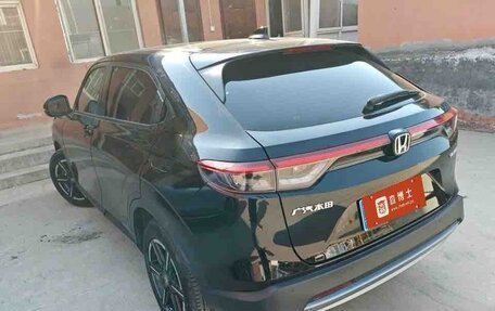 Honda Vezel, 2023 год, 1 800 000 рублей, 3 фотография