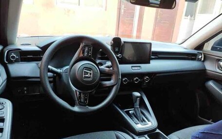 Honda Vezel, 2023 год, 1 800 000 рублей, 5 фотография