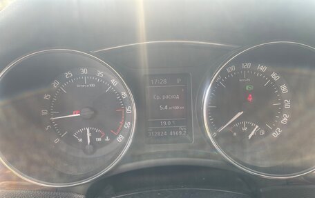 Skoda Superb III рестайлинг, 2013 год, 1 200 000 рублей, 12 фотография