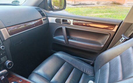 Volkswagen Touareg III, 2004 год, 1 100 000 рублей, 3 фотография