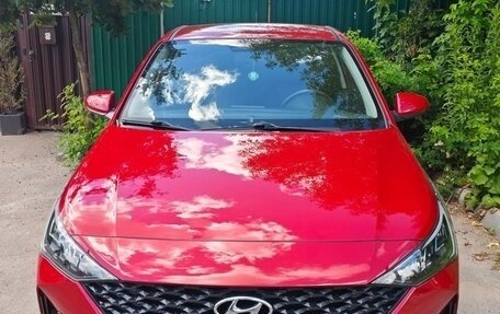 Hyundai Solaris II рестайлинг, 2021 год, 1 650 000 рублей, 2 фотография