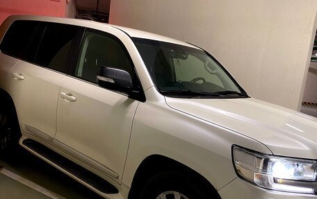 Toyota Land Cruiser 200, 2016 год, 5 490 000 рублей, 2 фотография