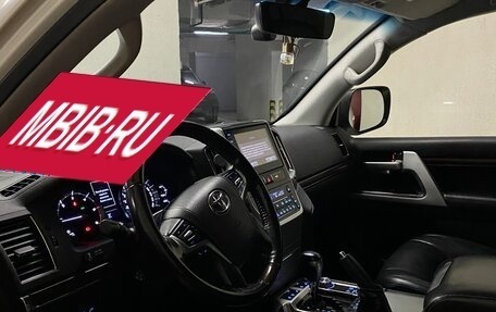 Toyota Land Cruiser 200, 2016 год, 5 490 000 рублей, 3 фотография