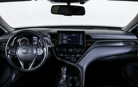 Toyota Camry, 2021 год, 2 995 000 рублей, 18 фотография