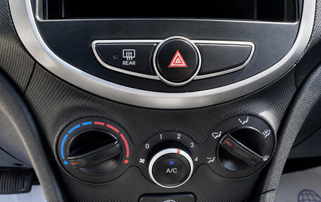 Hyundai Solaris II рестайлинг, 2014 год, 900 000 рублей, 22 фотография