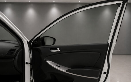Hyundai Solaris II рестайлинг, 2014 год, 900 000 рублей, 27 фотография