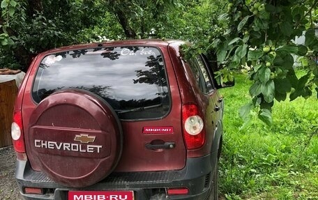 Chevrolet Niva I рестайлинг, 2010 год, 480 000 рублей, 1 фотография