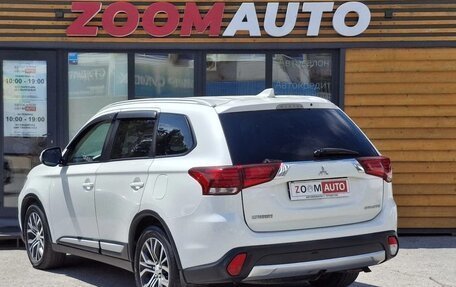 Mitsubishi Outlander III рестайлинг 3, 2018 год, 2 140 000 рублей, 4 фотография