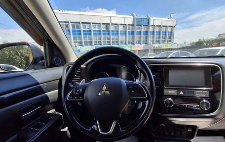 Mitsubishi Outlander III рестайлинг 3, 2018 год, 2 140 000 рублей, 6 фотография