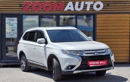 Mitsubishi Outlander III рестайлинг 3, 2018 год, 2 140 000 рублей, 2 фотография