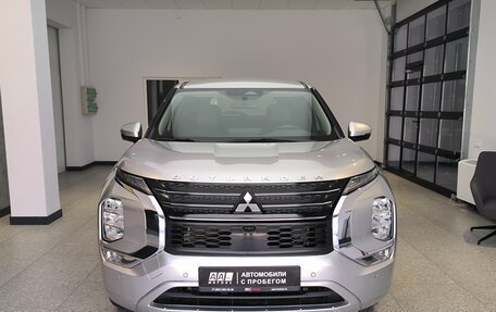 Mitsubishi Outlander, 2022 год, 3 890 000 рублей, 2 фотография