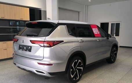 Mitsubishi Outlander, 2022 год, 3 890 000 рублей, 4 фотография