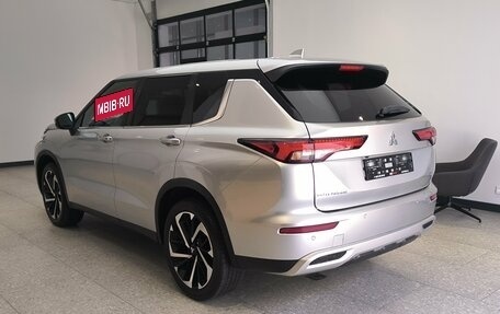 Mitsubishi Outlander, 2022 год, 3 890 000 рублей, 6 фотография
