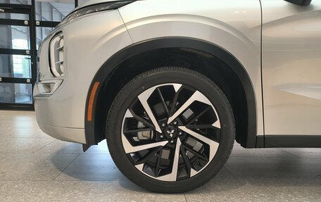 Mitsubishi Outlander, 2022 год, 3 890 000 рублей, 10 фотография