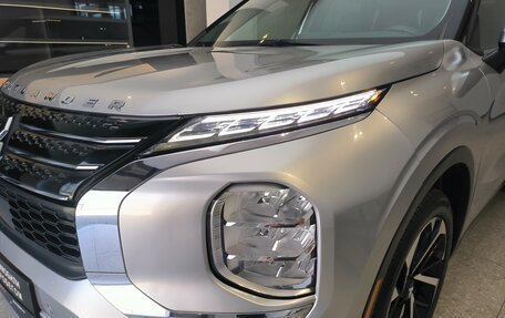 Mitsubishi Outlander, 2022 год, 3 890 000 рублей, 15 фотография