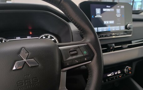 Mitsubishi Outlander, 2022 год, 3 890 000 рублей, 30 фотография