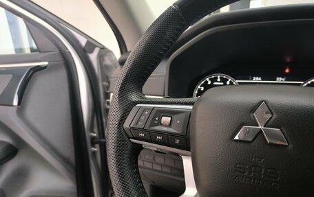 Mitsubishi Outlander, 2022 год, 3 890 000 рублей, 29 фотография