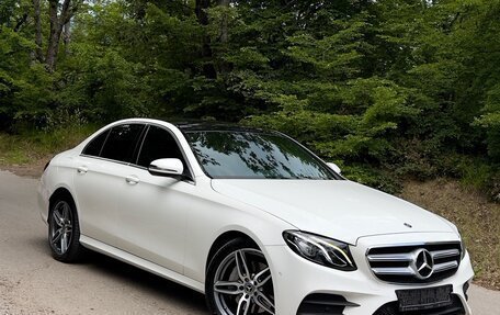 Mercedes-Benz E-Класс, 2019 год, 2 850 000 рублей, 2 фотография