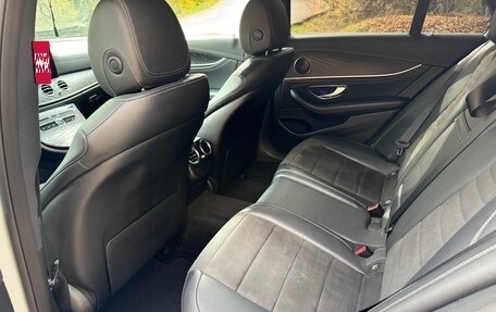 Mercedes-Benz E-Класс, 2019 год, 2 850 000 рублей, 14 фотография