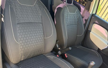 Renault Logan II, 2014 год, 599 000 рублей, 11 фотография