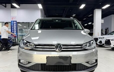 Volkswagen Touran III, 2022 год, 2 515 000 рублей, 3 фотография
