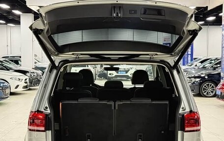 Volkswagen Touran III, 2022 год, 2 515 000 рублей, 17 фотография
