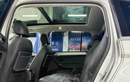 Volkswagen Touran III, 2022 год, 2 515 000 рублей, 16 фотография