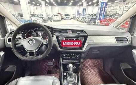 Volkswagen Touran III, 2022 год, 2 515 000 рублей, 11 фотография