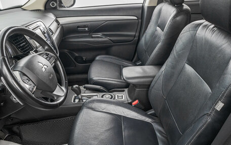 Mitsubishi Outlander III рестайлинг 3, 2012 год, 1 549 000 рублей, 9 фотография