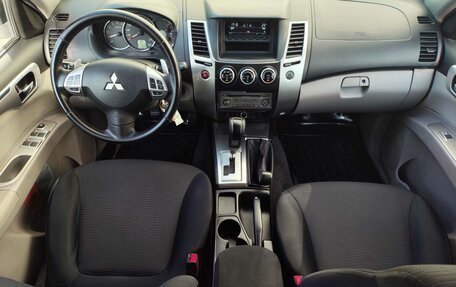 Mitsubishi Pajero Sport II рестайлинг, 2013 год, 1 750 000 рублей, 17 фотография