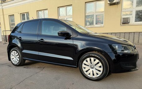 Volkswagen Polo VI (EU Market), 2011 год, 680 000 рублей, 2 фотография