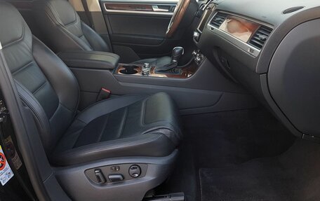 Volkswagen Touareg III, 2014 год, 2 195 000 рублей, 5 фотография