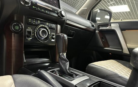 Toyota Land Cruiser Prado 150 рестайлинг 2, 2015 год, 3 550 000 рублей, 20 фотография