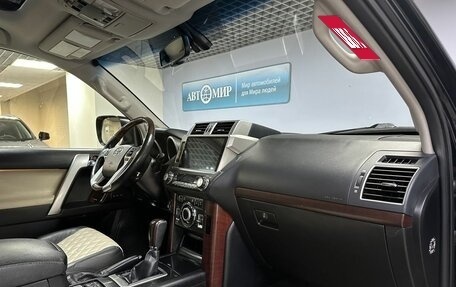 Toyota Land Cruiser Prado 150 рестайлинг 2, 2015 год, 3 550 000 рублей, 17 фотография