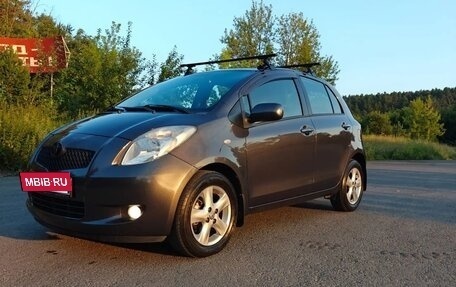 Toyota Yaris III рестайлинг, 2008 год, 650 000 рублей, 2 фотография