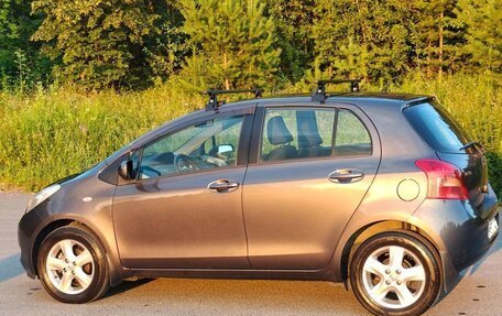 Toyota Yaris III рестайлинг, 2008 год, 650 000 рублей, 3 фотография