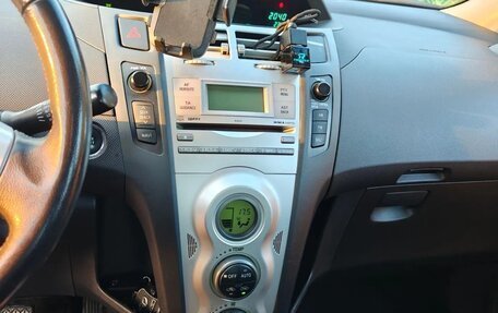 Toyota Yaris III рестайлинг, 2008 год, 650 000 рублей, 17 фотография