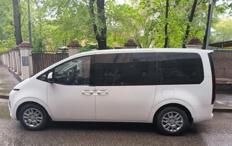 Hyundai Staria, 2021 год, 4 300 000 рублей, 4 фотография
