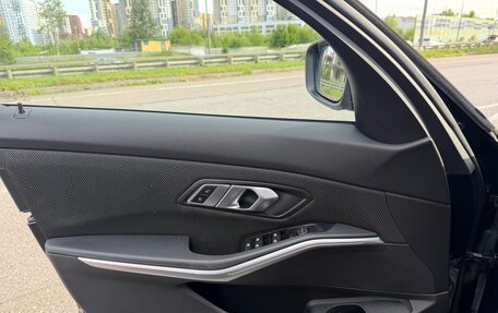 BMW 3 серия, 2019 год, 3 300 000 рублей, 19 фотография