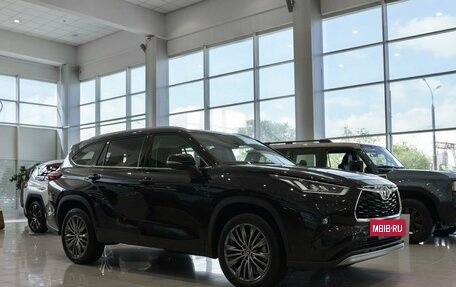 Toyota Highlander, 2026 год, 5 700 000 рублей, 4 фотография
