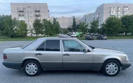 Mercedes-Benz E-Класс, 1994 год, 800 000 рублей, 7 фотография