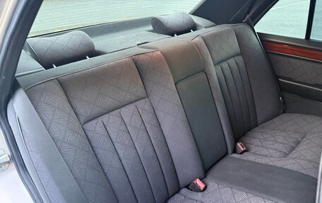 Mercedes-Benz E-Класс, 1994 год, 800 000 рублей, 35 фотография