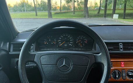 Mercedes-Benz E-Класс, 1994 год, 800 000 рублей, 33 фотография
