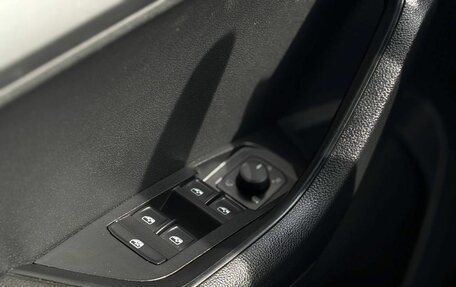 Skoda Karoq I, 2021 год, 2 299 000 рублей, 33 фотография