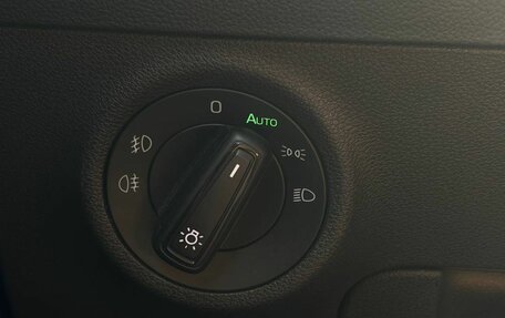 Skoda Karoq I, 2021 год, 2 299 000 рублей, 32 фотография