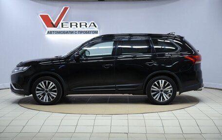 Mitsubishi Outlander III рестайлинг 3, 2020 год, 2 190 000 рублей, 8 фотография